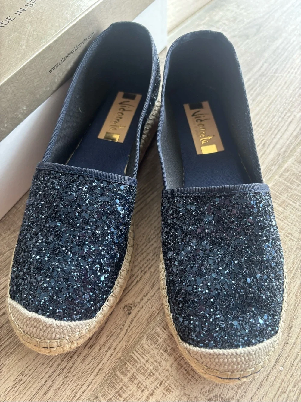 Vidoretta Navy Glitter Espadrille Flats size 38 new in box